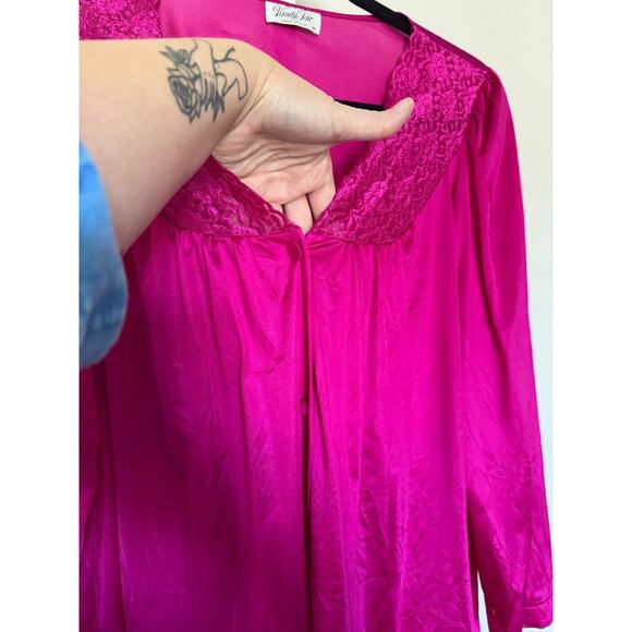 Vintage Vanity Fair Magenta Pink Pajama Top Blouse Nylon Size Medium Lace detail - Picture 3 of 5